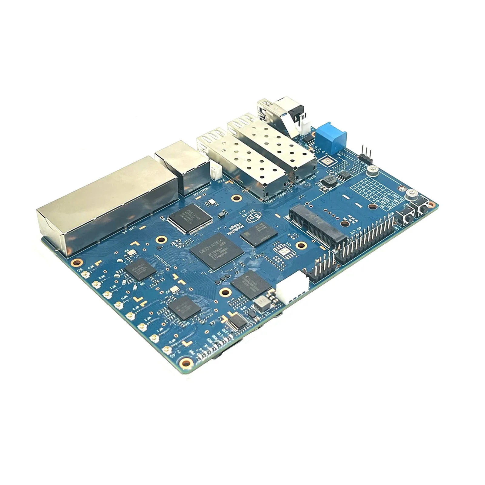 Banana Pi BPI R3 MediaTek MT7986 quad core Router Development Board 2G DDR RAM 8G eMMC Flash Support Wi-Fi6 5 GbE network port single board computer,mini development board,smart router