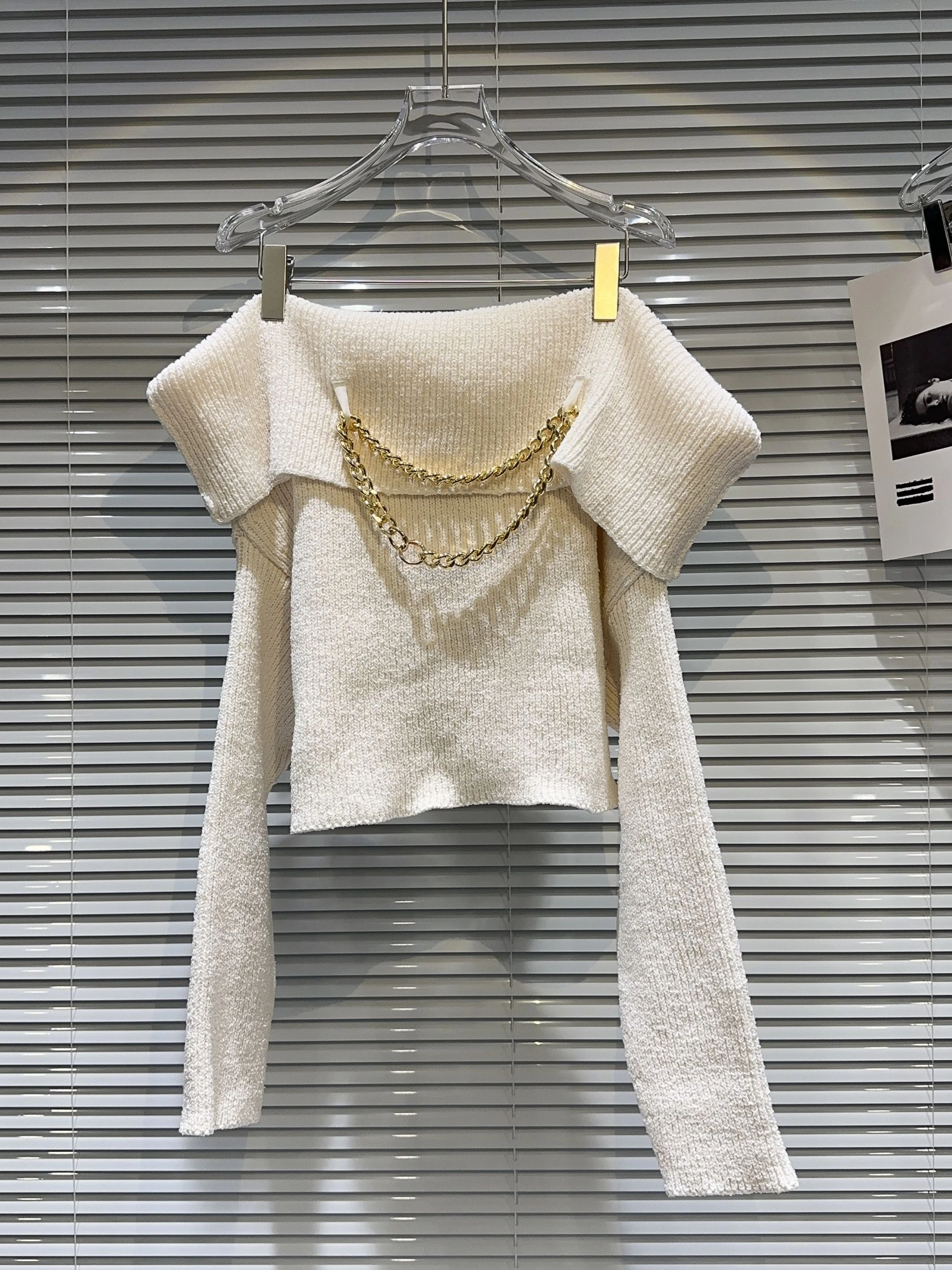 

New 2023 Autumn Clothes Fashion Golden Chain Off-Shoulder Pullover Knitted Top Slim Thread Elegant Socialite Sweater Outer Wear