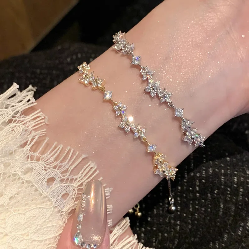 Zinc Alloy Bracelet Sparkling Zircon Flower Bracelet
