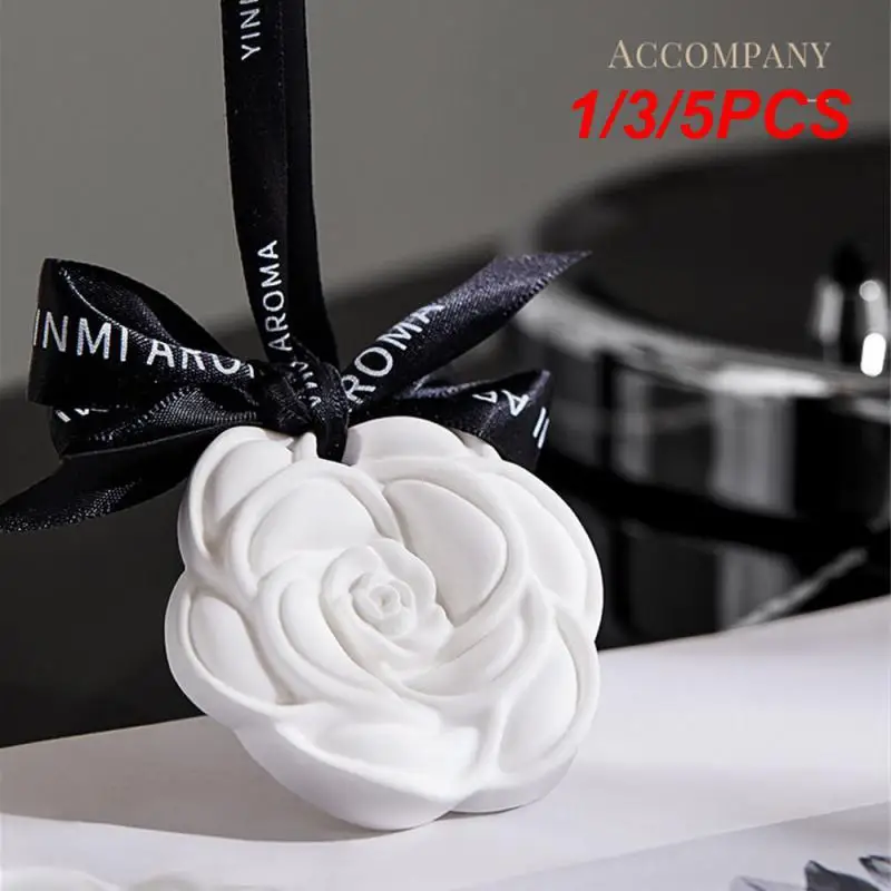 

1/3/5PCS Camellia Solid Car Aromatherapy Wax Flakes Hanging Wardrobe Long-lasting Deodorant Artifact Home Clothing