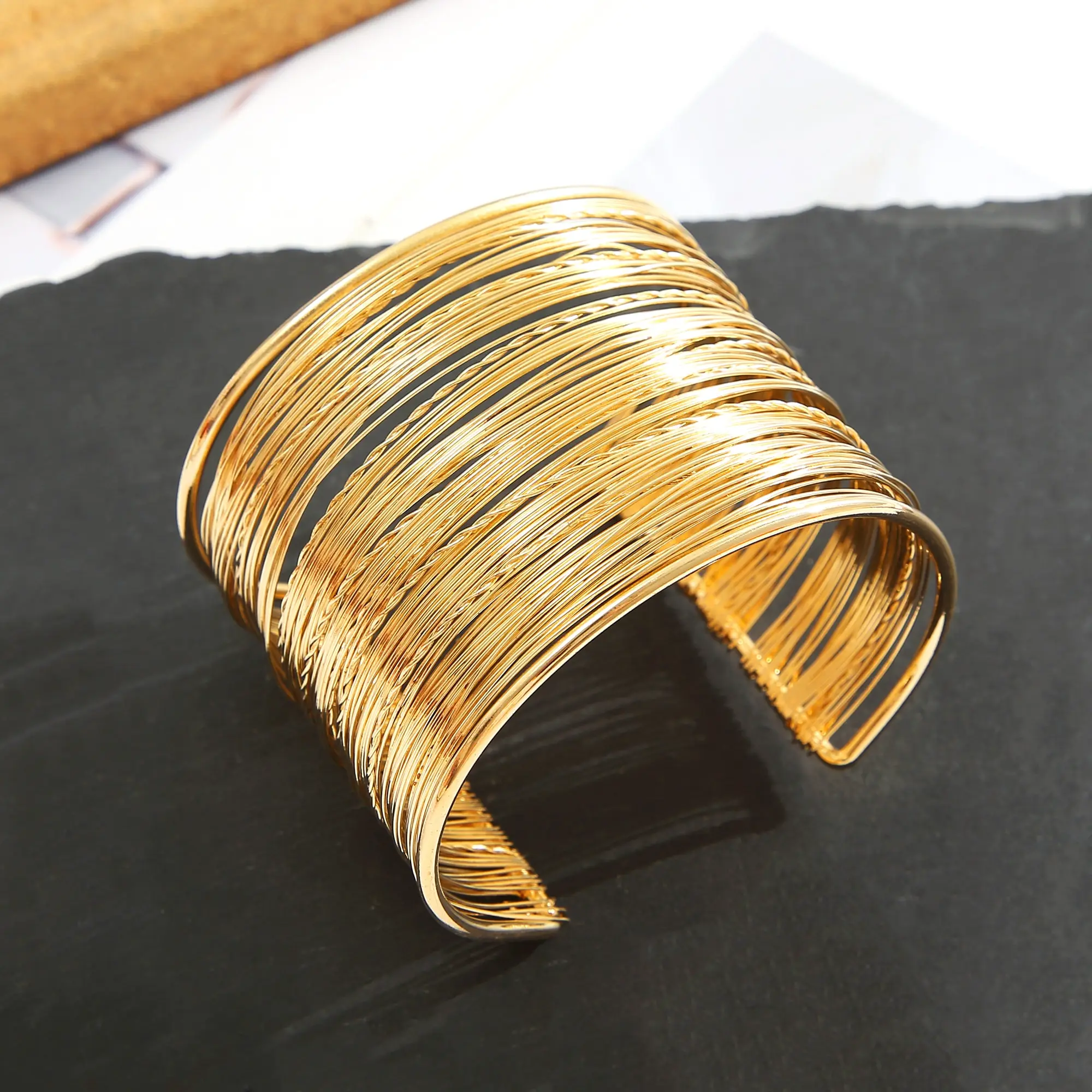 S8f33fd74f1cb4766a1cc45bd0cc3b286Z Metal Style European and American Atmosphere Exaggerated Hip-hop Hemp Thread Gold-color Wire Gold-color Bracelet Mallzona