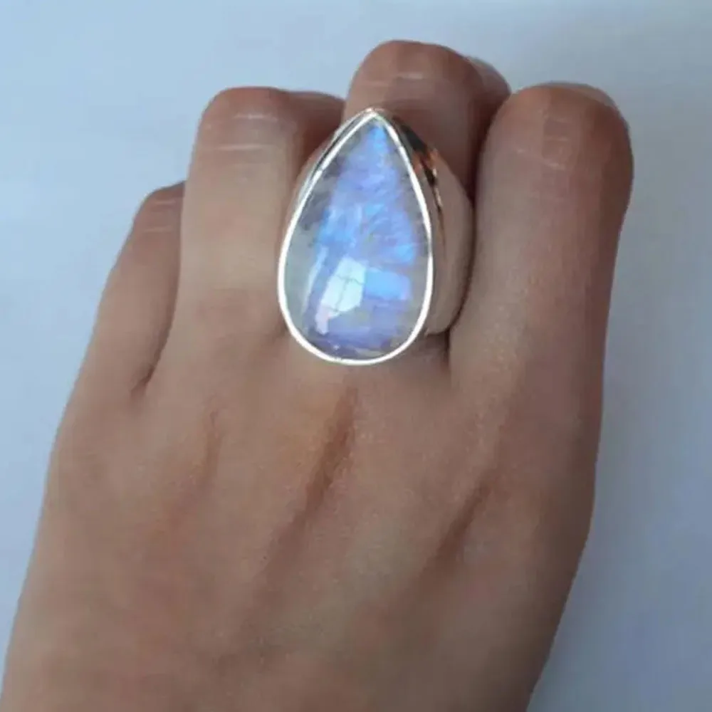 HOYON Hot selling retro simulation moonstone ring for women jewelry punk style exaggerated atmosphere ring jewelry female gift