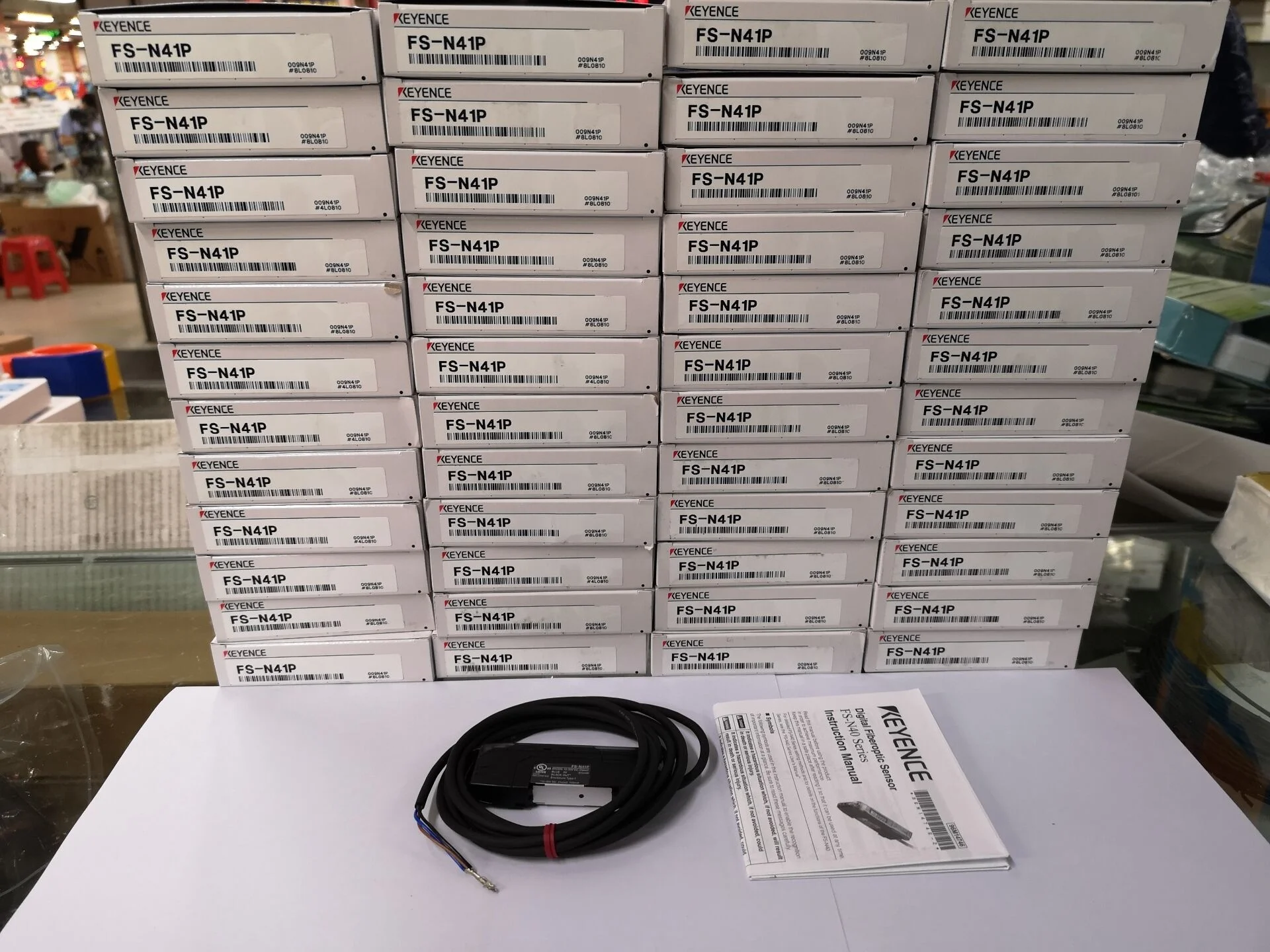 Keyence FS-N41Pデジタル光ファイバーセンサーファイバーアンプ