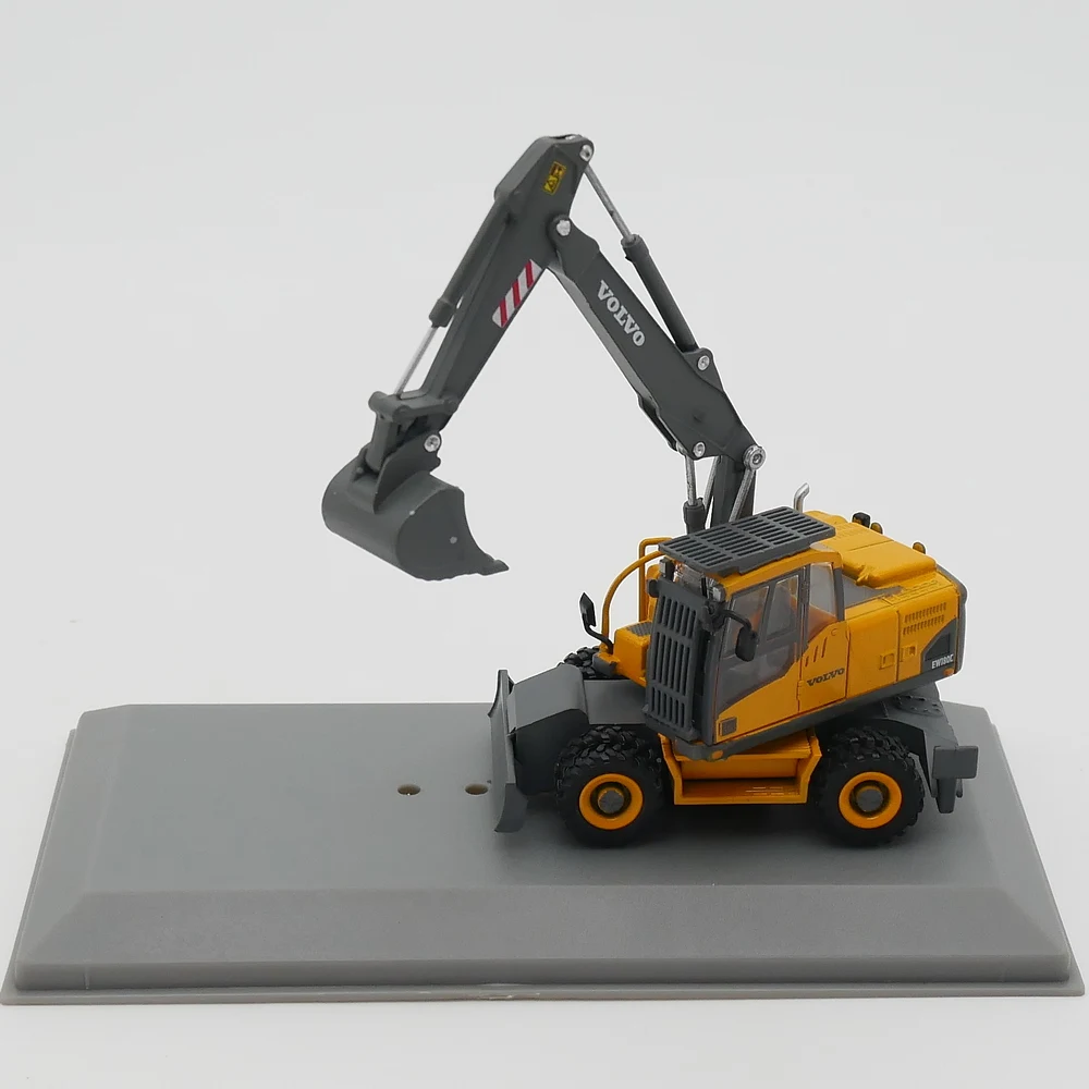 

IXO 1:72 scale Vo~lvo EW180C Excavator Model diecast At Collections Gifts Souvenir Toys