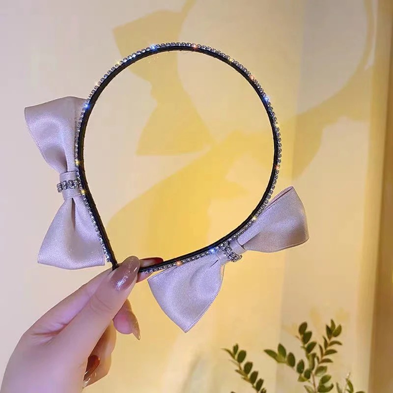 

Женский аксессуар для волос в стиле ретро