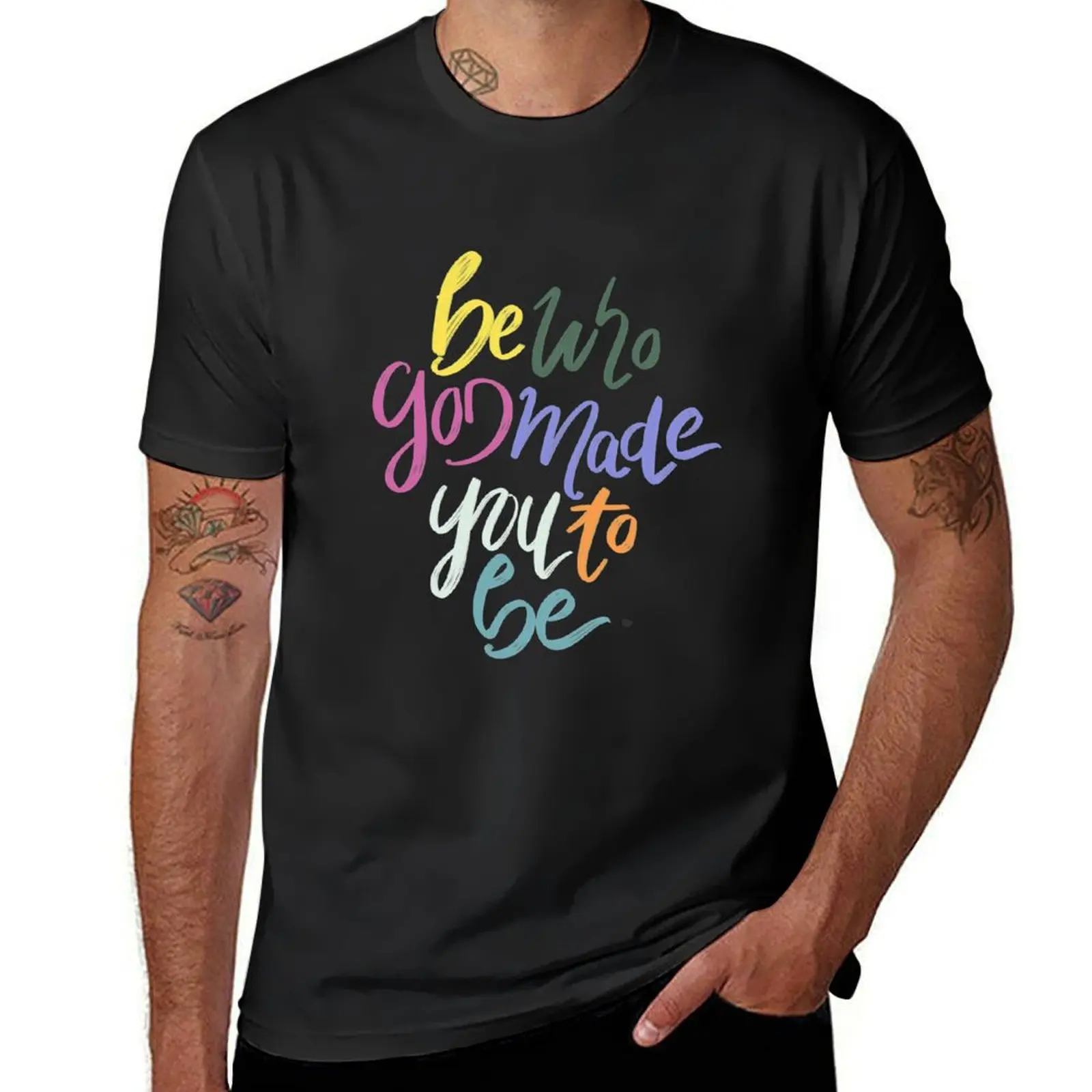 

Мужская футболка с надписью «Be Who God Made You To Be»