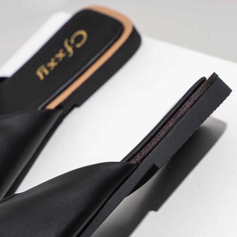 New Summer High-End Simplicity Ladies Sandals And Slipper Fashion Pleated Square Toe Flat Beach Slipper Outside Wear Comfortable