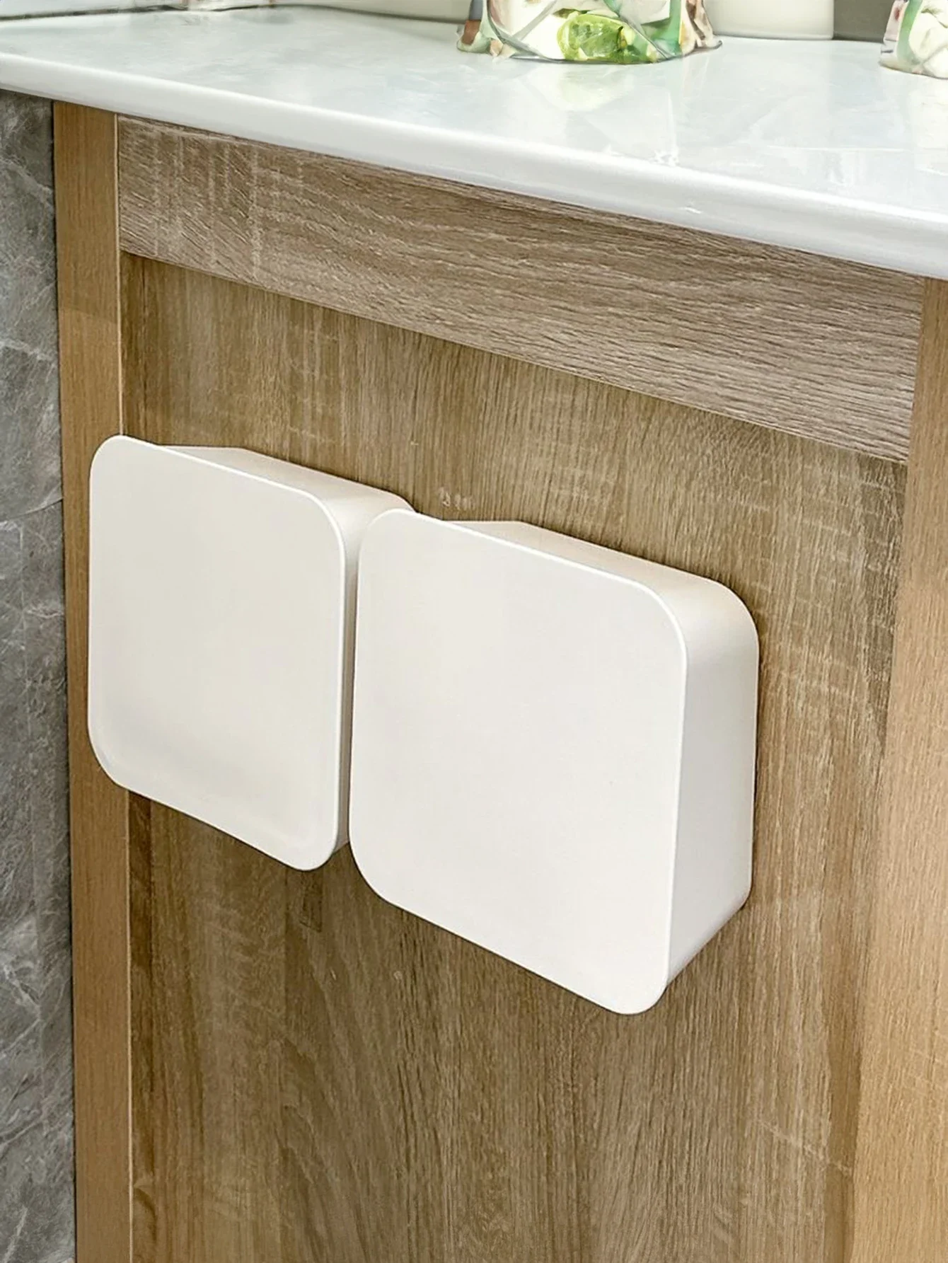 Description Picture 6 of itemMulti-functional Bathroom Storage Box Wall-mounted Sealable and Dustproof for Cotton Swabs, Trash Bags and Tissues
