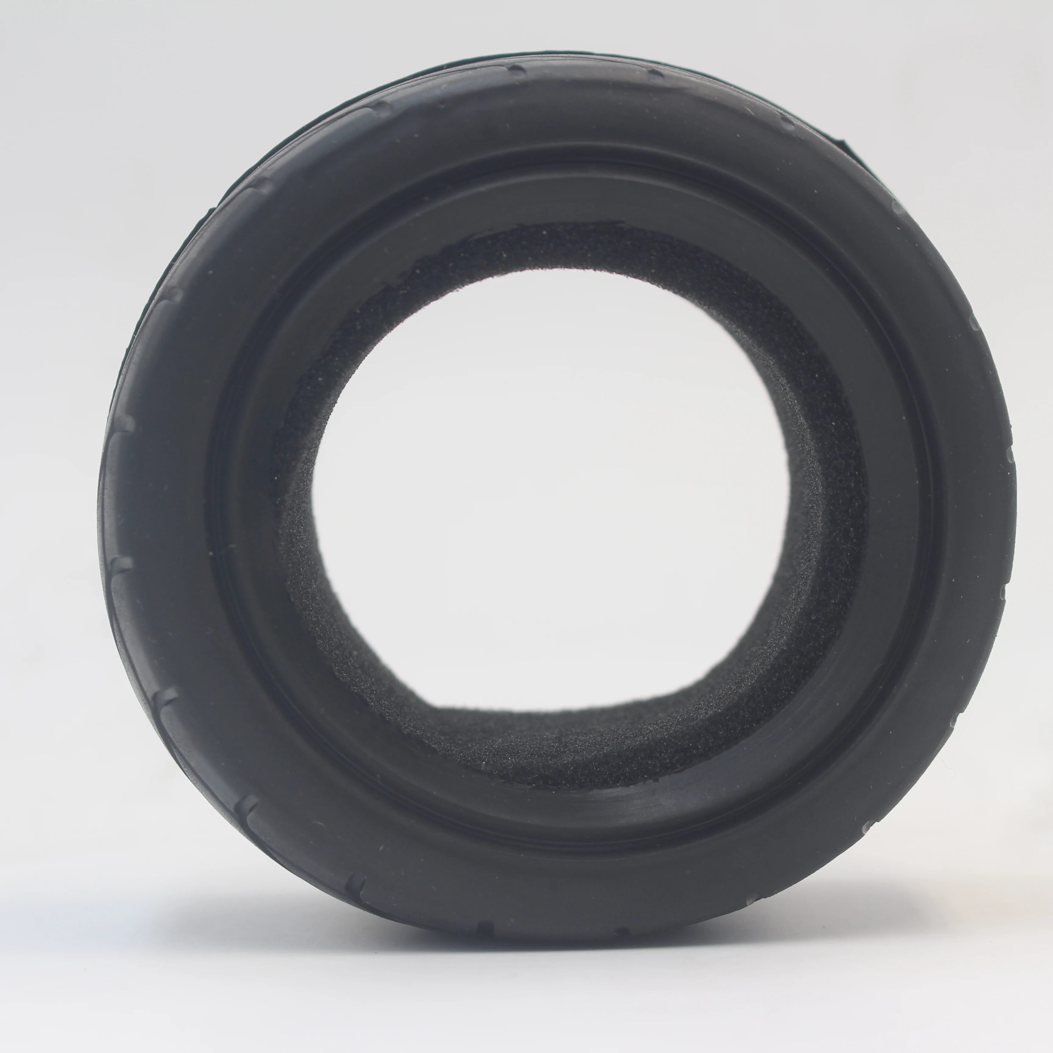 Jeu de 4 pneus buggy RC 1:10 avec inserts mousse - 83mm