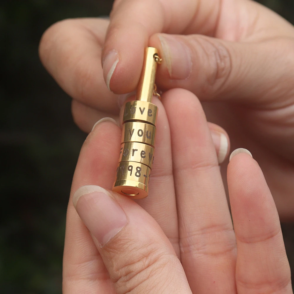 

Engraved Name Cylinder Bar Necklace Custom Jewelry Personalized Family Name Pendant Necklaces For Women Men Hip Hop Bijoux Femme