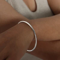 Bracelet rond minimaliste en acier inoxydable pour femme, bracelet de document en or élégant, accessoires pour femmes, bijoux populaires, à la mode 4