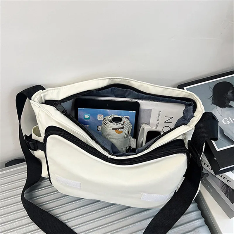 Fashionable Nylon Shoulder Bag with Polyester Lining, Black White Color Crossbody Bags with Side Pocket, Suitable for Daily Use