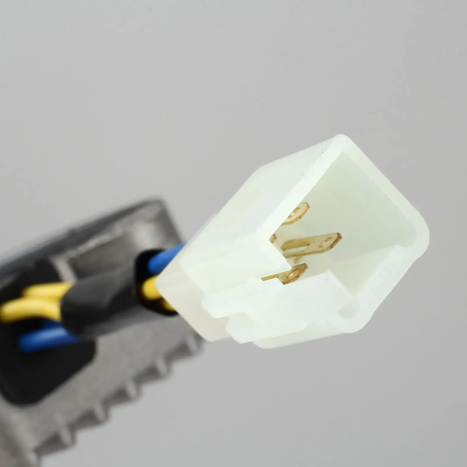 AVR 자동 전압 조정기 정류기, 입력 전원용 발전기 부품