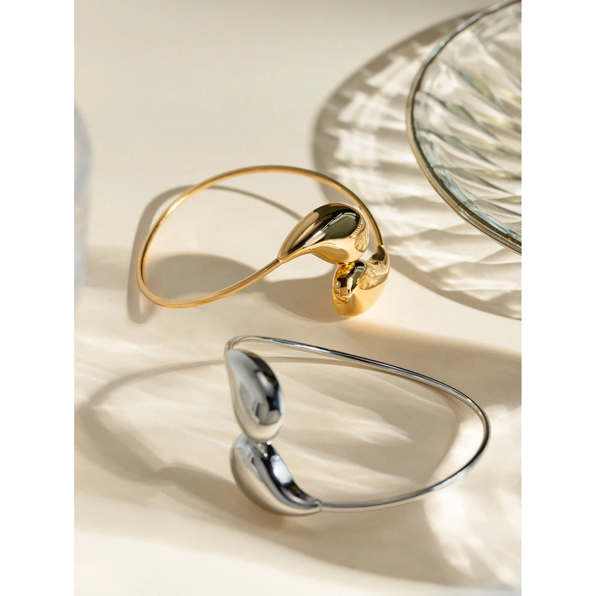 18K Gold Plated Elegant Geometric Stainless Steel Water-Drop Shaped Open Bracelet Women Personalized Texture Jewelry Gift