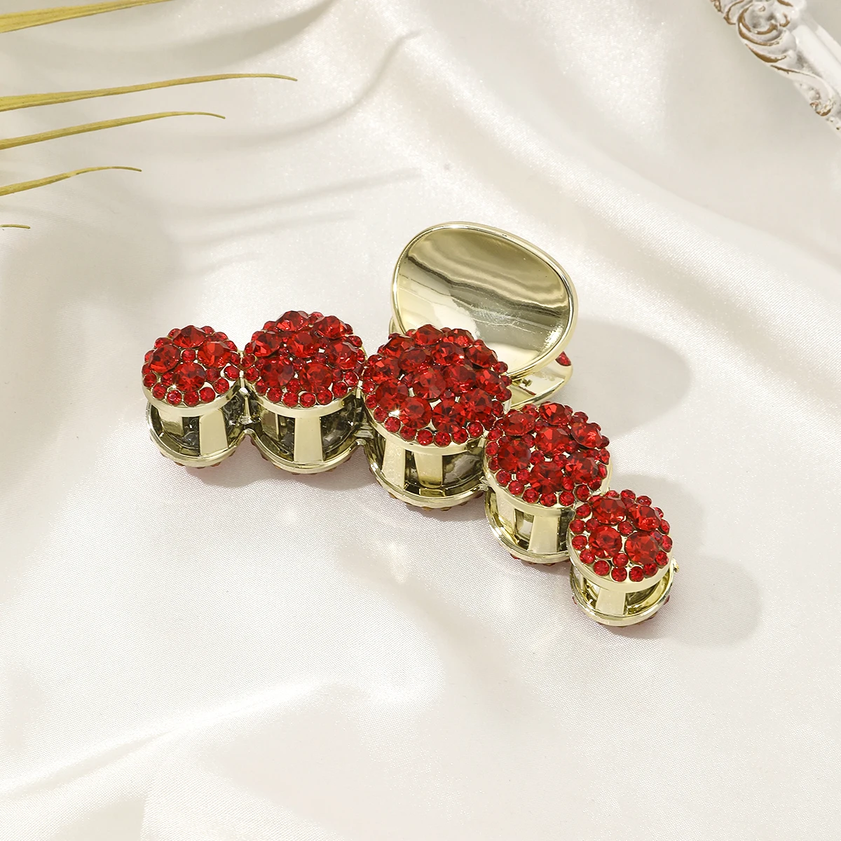 1pc Fashion Rhinestone Hair Claw Trendy Hair Clips Temperament Girl Luxury High-End Shark Clip Headwear Women Hair Accessories