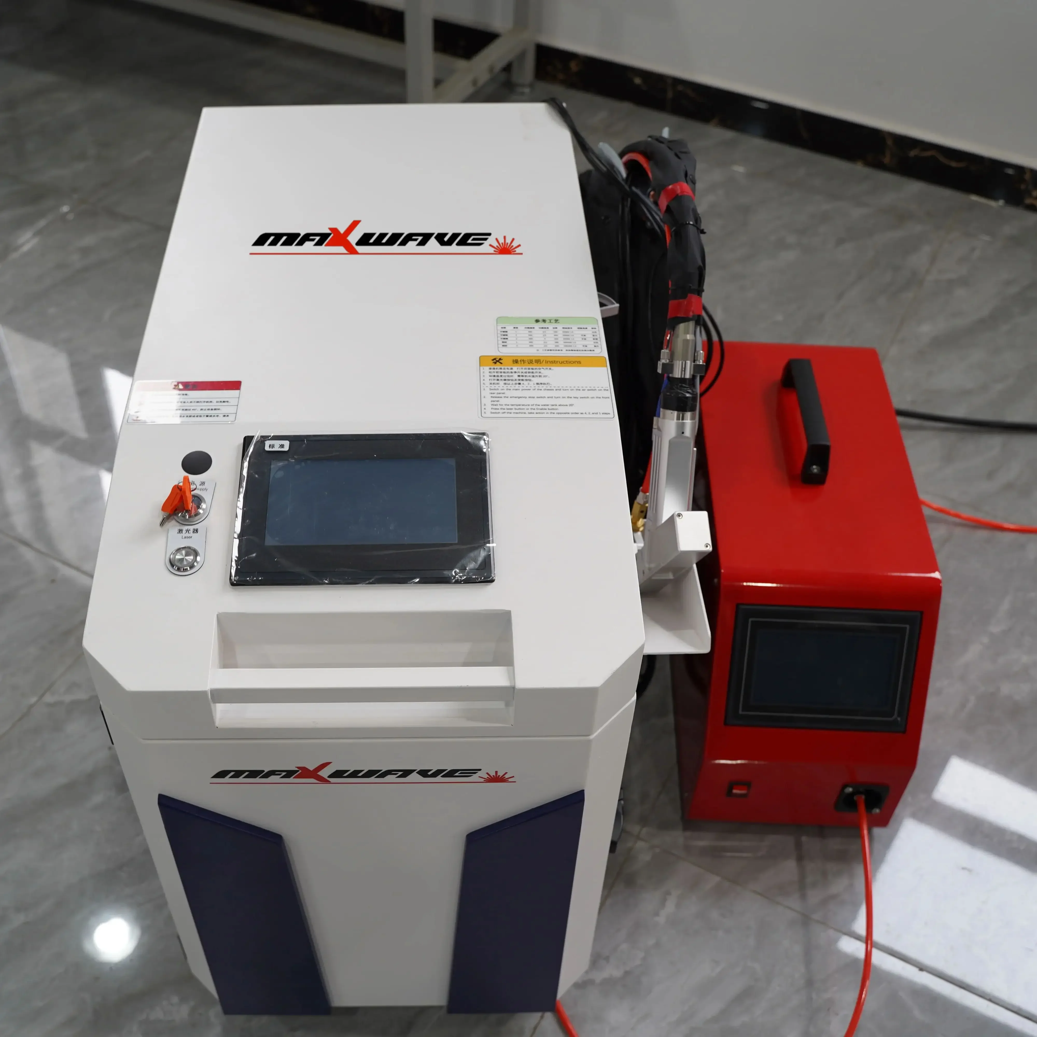 Handheld portable laser cutting welding machine rust removal 1.5kw 2kw 3 in 1 fiber machine 4