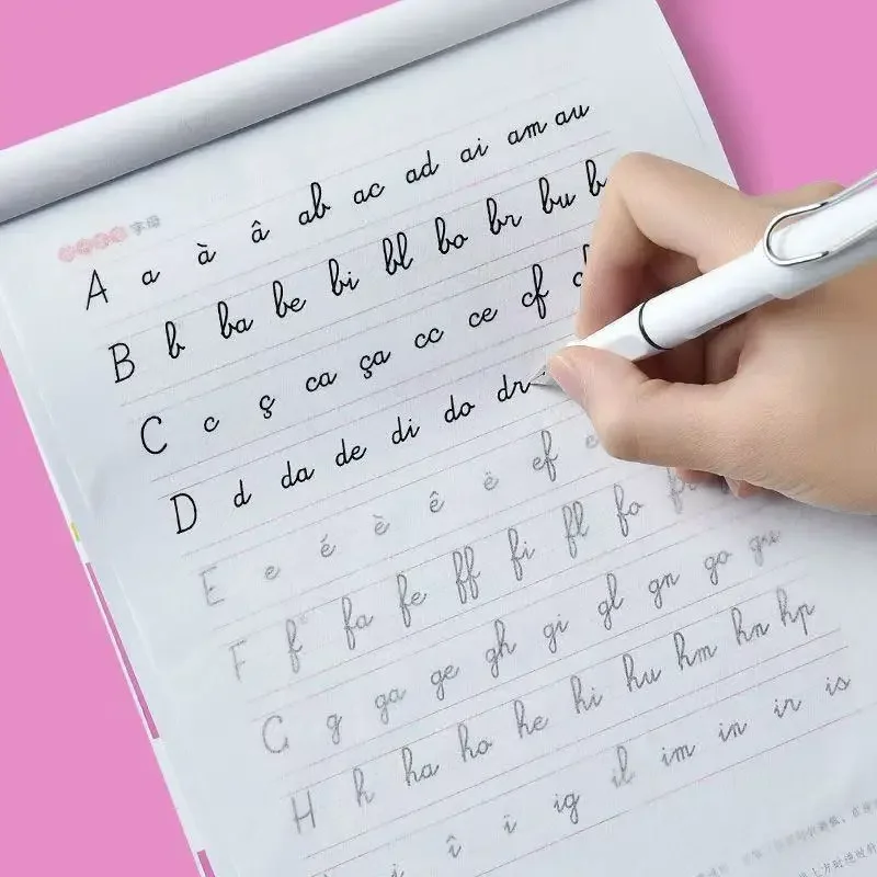Multilingual Calligraphy Copybook: Practice Handwriting in French & Chinese Art