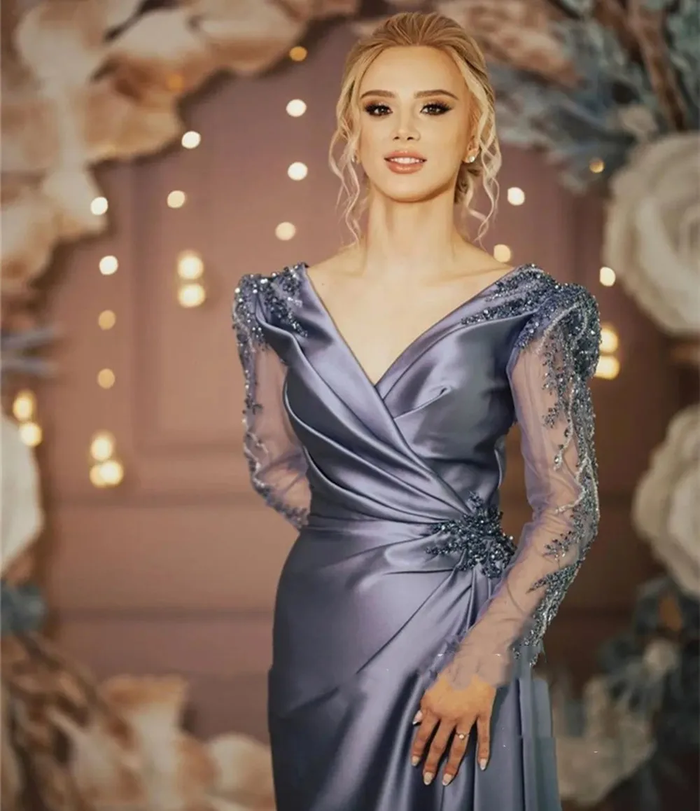 Рисунок 2 - Вечерние платья с длинным рукавом и V-образным вырезом