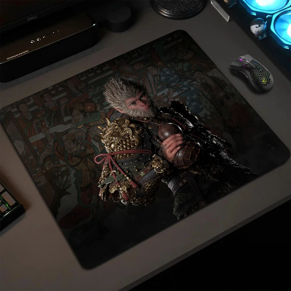 thumbnail image 1 of Alfombrilla de ratón para videojuegos Black Myth Wukong, pequeña, con borde de bloqueo, para gamers, para escritorio de ordenador, rectangular, de goma antideslizante, 1 of 5