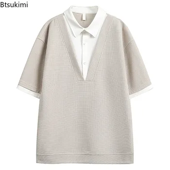 Polo da uomo cotto leggero con bottoni risvolto Design falso T-shirt a maniche corte in due pezzi Colore a contrasto Abbigliamento maschile Tendenza Tee Tops