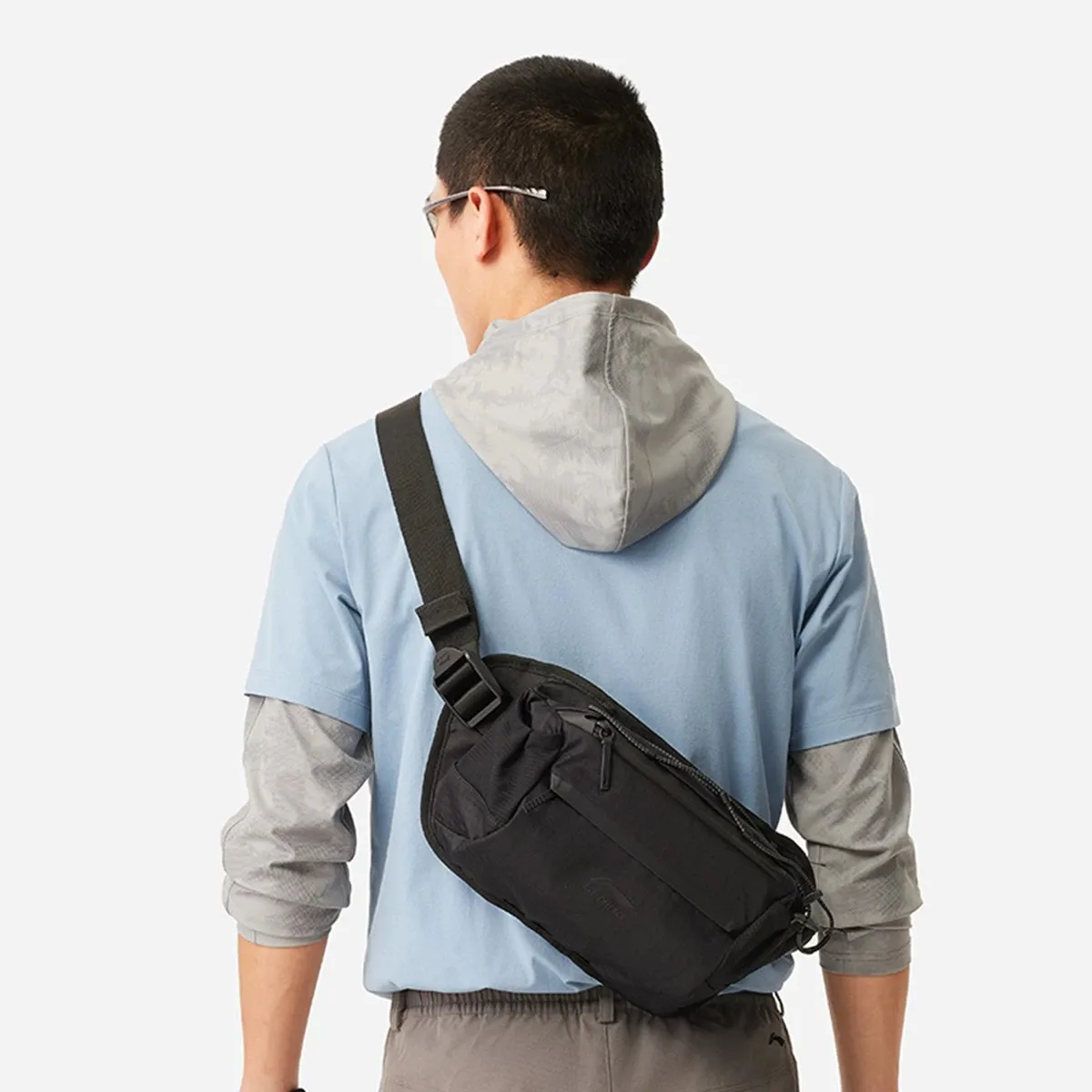 LI-NING CROSS Unisex Chest Bag Professional Sports Anti Splashing Water Sports Bag 68*18*8CM ABDV011