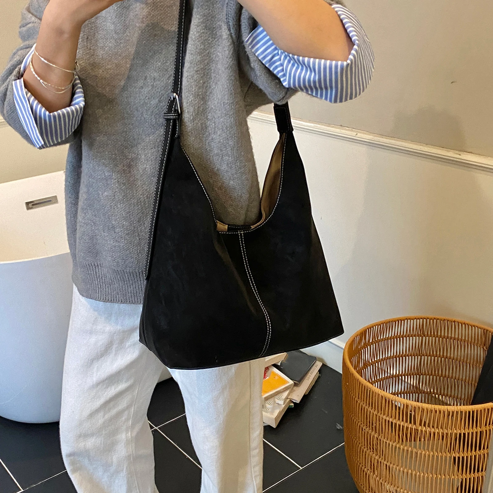 Women PU Leather Shoulder Bag Fashion Underarm Bag with Adjustable Strap Hobo Bags for Travel Dating Shopping