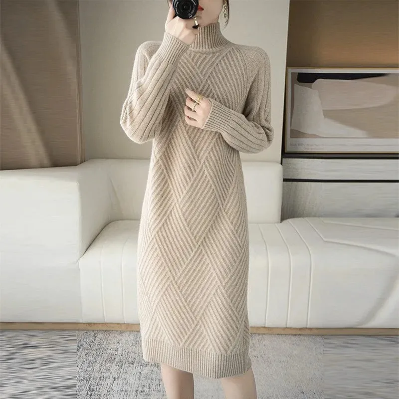

Женское трикотажное платье-свитер с длинным рукавом, свободного покроя