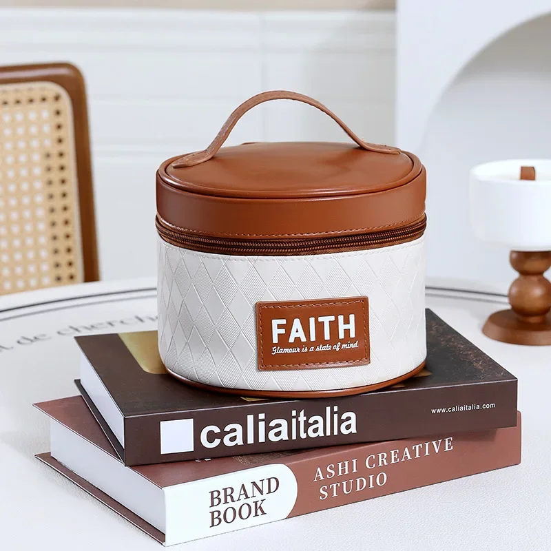 

Новая круглая коробка с ромбовидной решеткой, косметичка для хранения косметики, дорожная сумка для туалетных принадлежностей, роскошная косметичка с высоким уровнем внешнего вида