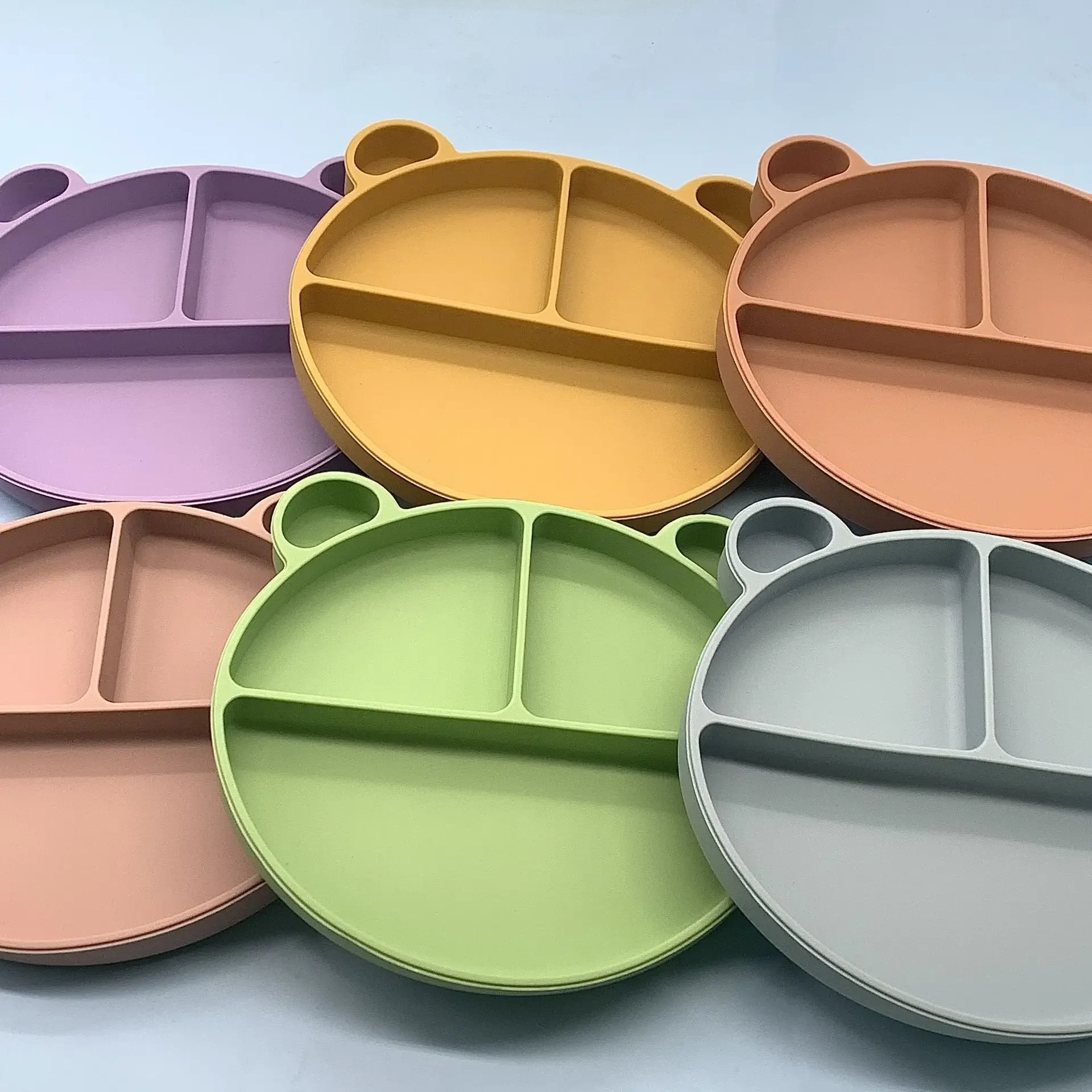 

Baby Silicone Plate Baby Meals Divided Into Three Boxes Bear Plate Maternal and Infant Level Food Bowl