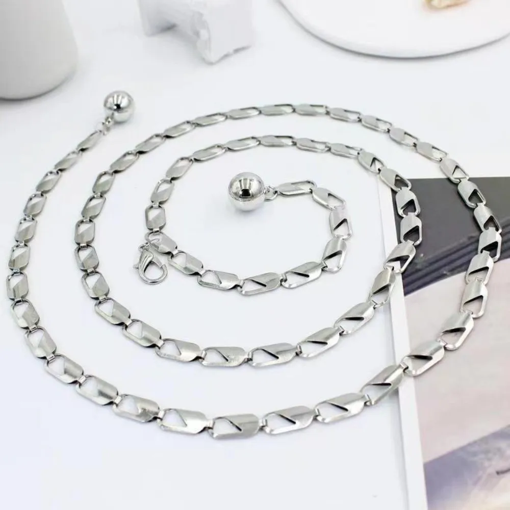 Retro Metall-Taillenkette in Silber und Gold, Vielseitiger Kettengürtel mit Gravur und Hohlmuster, Hochtaillierter Gürtel für Damenkleider – Detail 4
