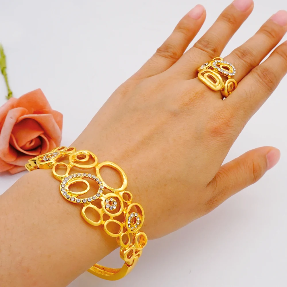 Stylish Gold Bracelets Design |