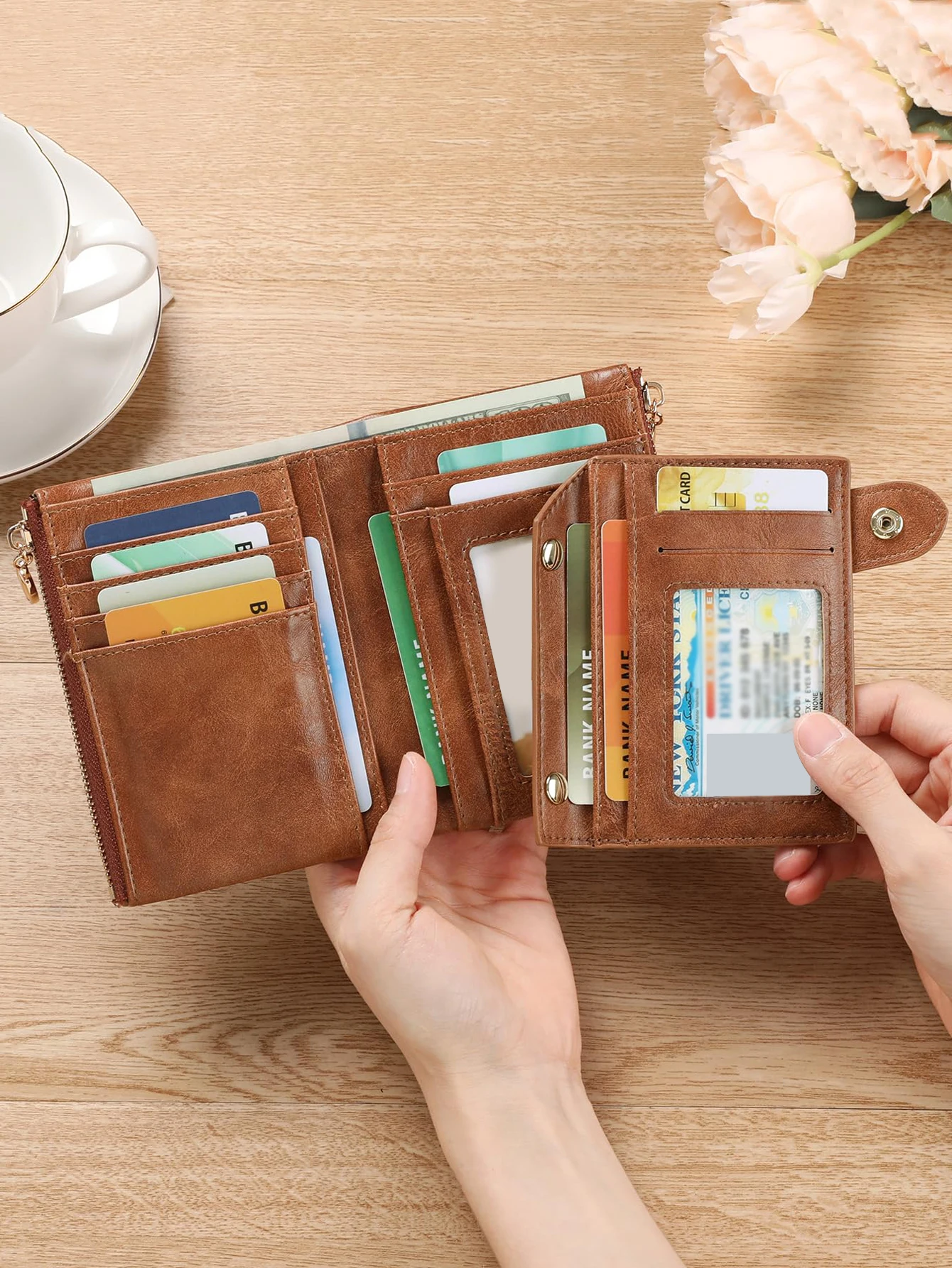 Minimalist Women's Wallet Image 19