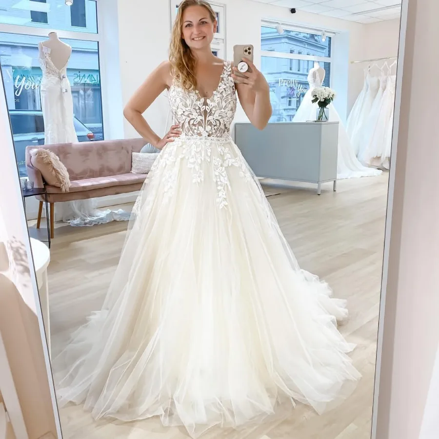 V-Neck Unlined Bodice Ball Gown Wedding Dresses for Bride 2022