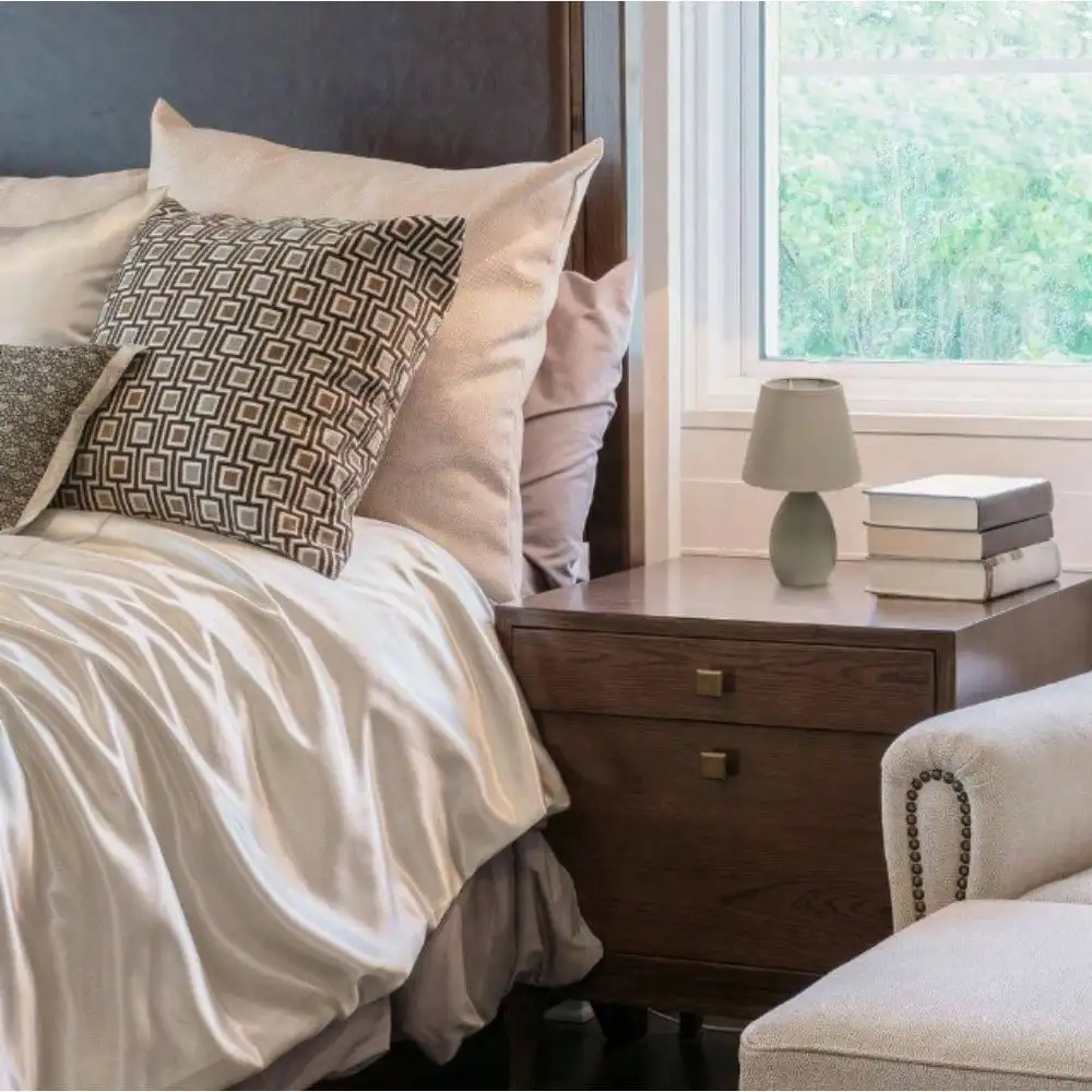 Oval Egg Ceramic Mini Table Lamp for Bedroom, Bedside for Nightstands, Table Lamp for Living Room,Suitable for Small Space