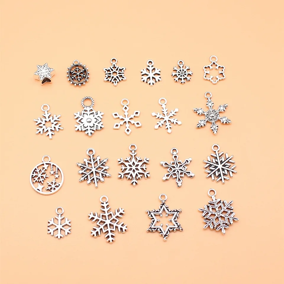 WADORN 56-teiliges Set Weihnachts Schneeflocken Anhänger - Bunte Emaille Charms Für DIY Schmuck