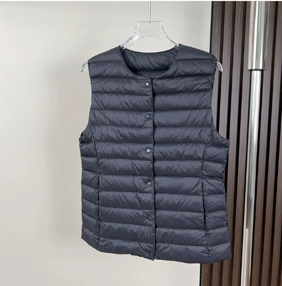 A light and thin down inner liner, a vest worn under a lady's waistcoat for warmth, solid color round-neck waistcoat with variab
