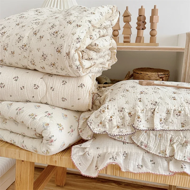 Cotton Muslin Quilted Baby Blanket Set Floral Pattern & Ruffle Pillowcase 120x150cm
