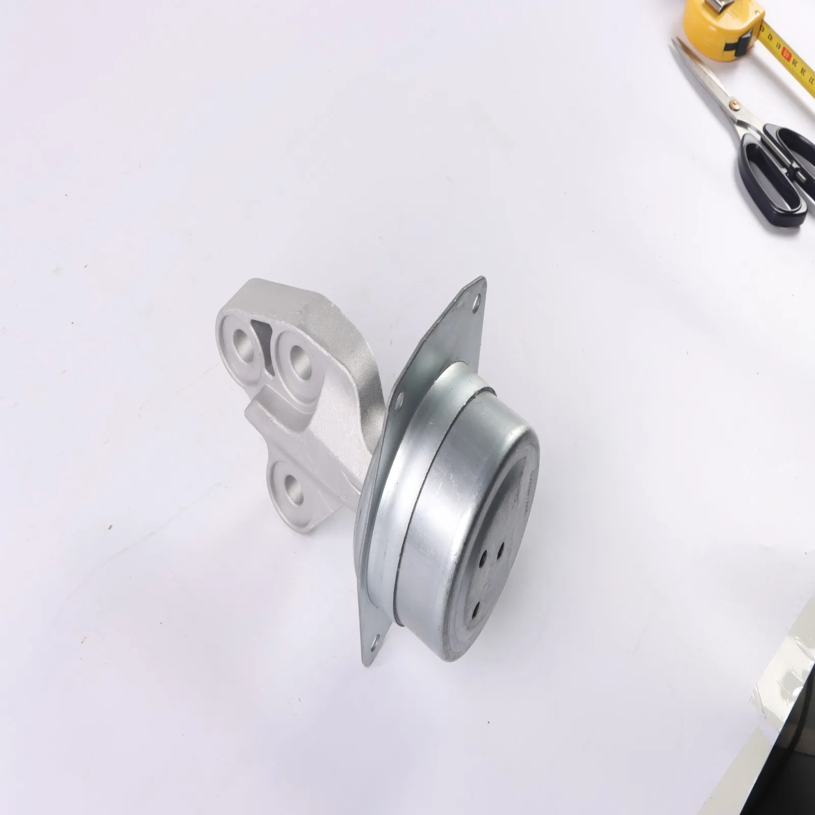 Automatikgetriebe-Halterung für Buick Regal Chevrolet Malibu 22812920 13312105, Metall – Detail 1