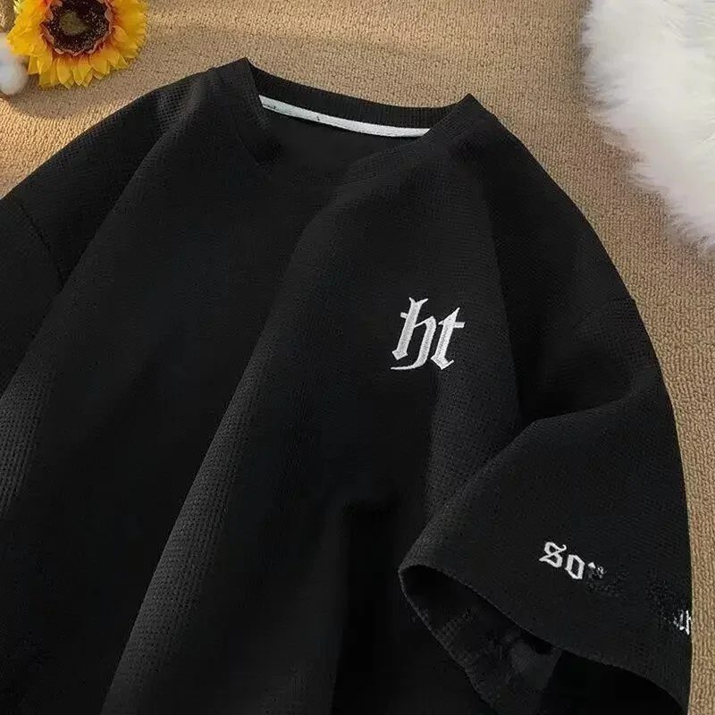 تي شيرت كاجوال مطرز نصف كم للرجال صيفي بسيط موضة م...