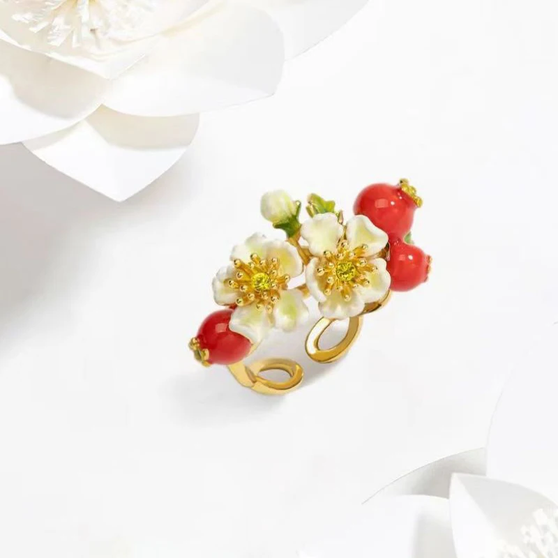 

Unique Hawthorn and Flower Design Luxury Enamel Rings Women Exquisite Enamel Flowers Rings Statement Jewelry Creative Gifts New