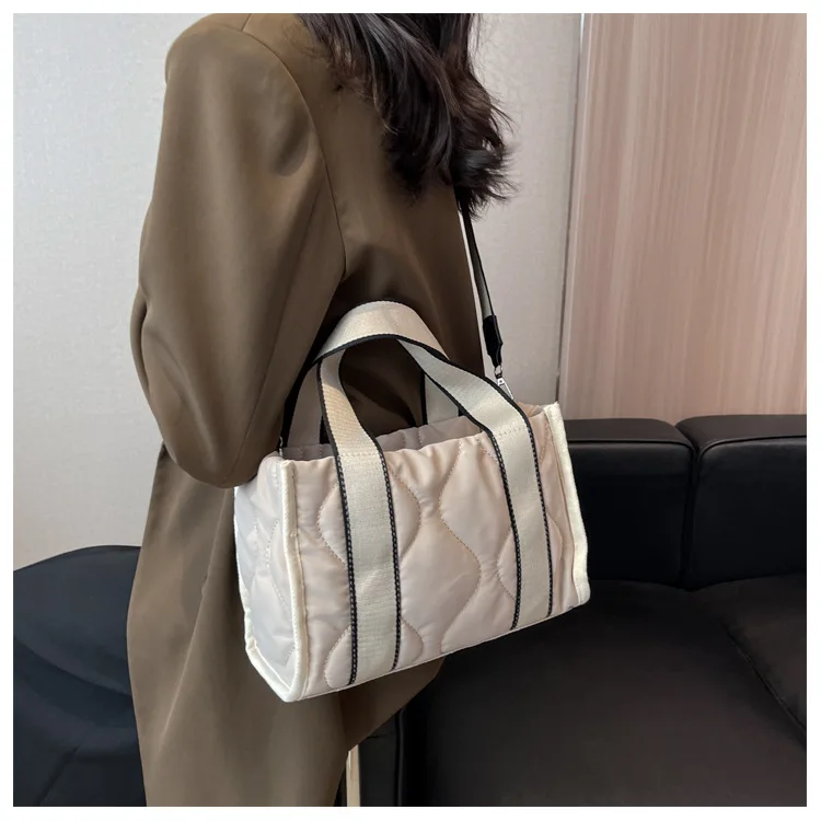 Borsa tote imbottita in cotone di nuova moda per borse trapuntate a tracolla con tracolla da donna Borse a tracolla femminili in nylon casual solido_voghion.com