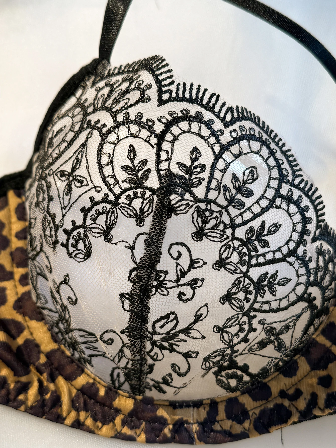 A Black Sexy Lingerie Set, Combining Leopard Print And Floral Patterns, Combining Allure And Sensuality ZA825120_voghion.com