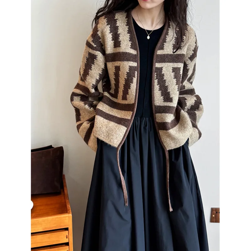 

Autumn Winter Collarless Wool Blended Cardigan Vintage Contrast Long Sleeve Sweater Coat Knitwear