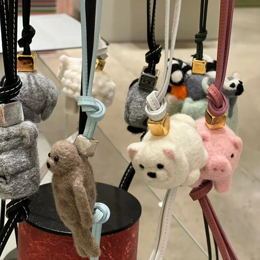 

Brand Felt Cowhide Pendant Home Decoration Koala Panda Rabbit Elephant Bag Pendant Stock Wool Felt Handmade Doll Gift with Box