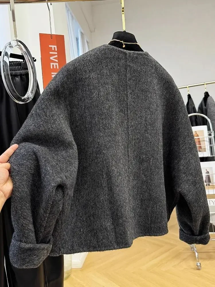 Description Picture 4 of itemHigh-End Round Neck Woolen Jacket For Women Fashionable Petite Cropped Overcoat Korean Style Fall/Winter With Feeling Of Velvet