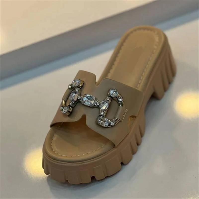 Europe and America 2023 Summer Large Size Shoes for Women Fashion Rhinestones Leisure Beach Slippers Platform Sandalias De Mujer