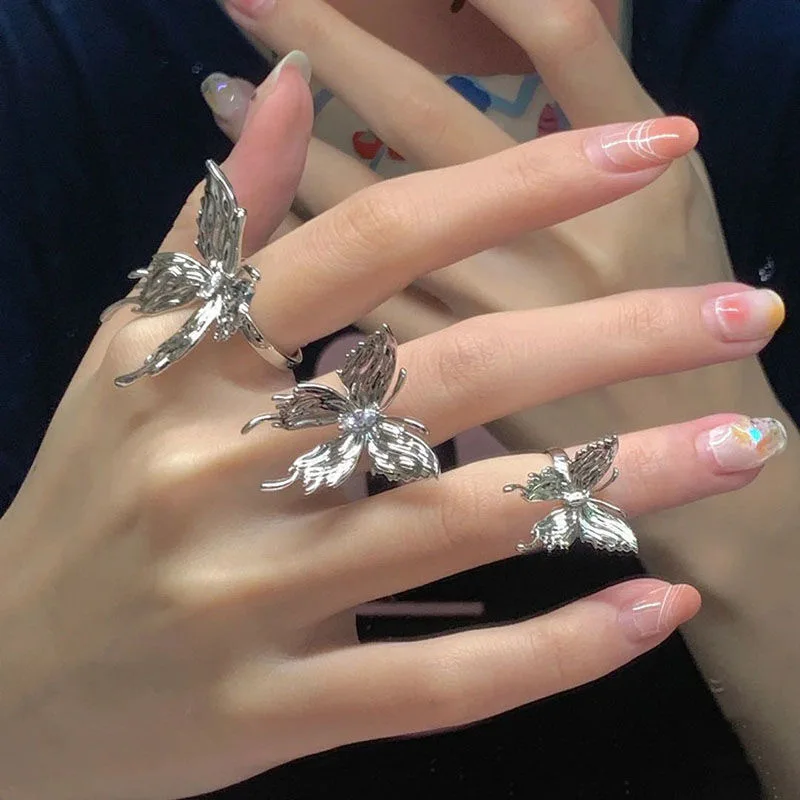 

Открытое женское кольцо со сжиженной бабочкой, нишевое дизайнерское Плиссированное кольцо с холодным ветром и темным светом