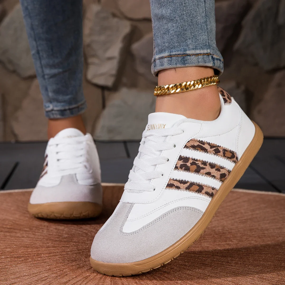 Women's Comfortable Wide Toe Casual Sneakers - Classic Outdoor Walking Flats