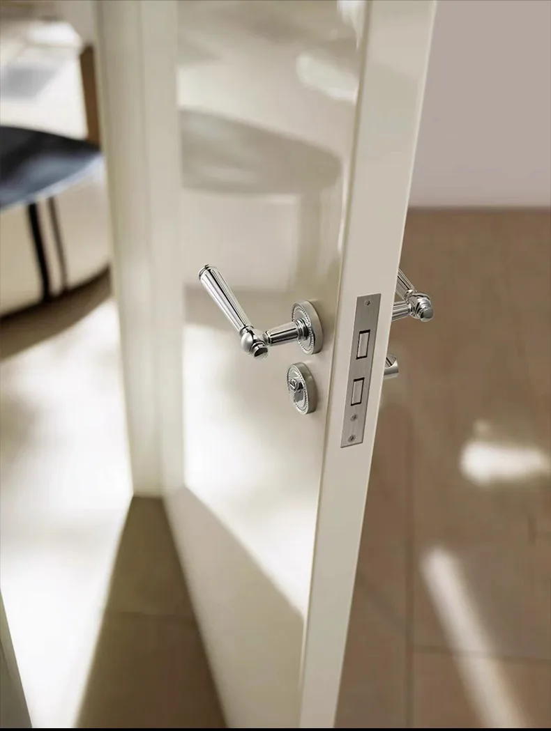 Corpo Separado, Sucção Magnética, Mute Door Lock,