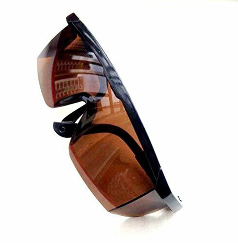 Рисунок 4 - Очки для защиты глаз лазерсветильник